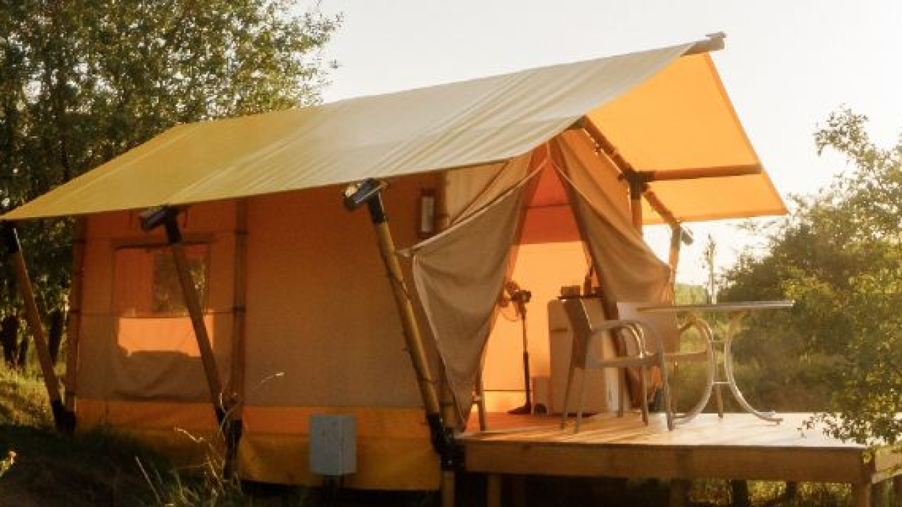 Safaritent met sanitair